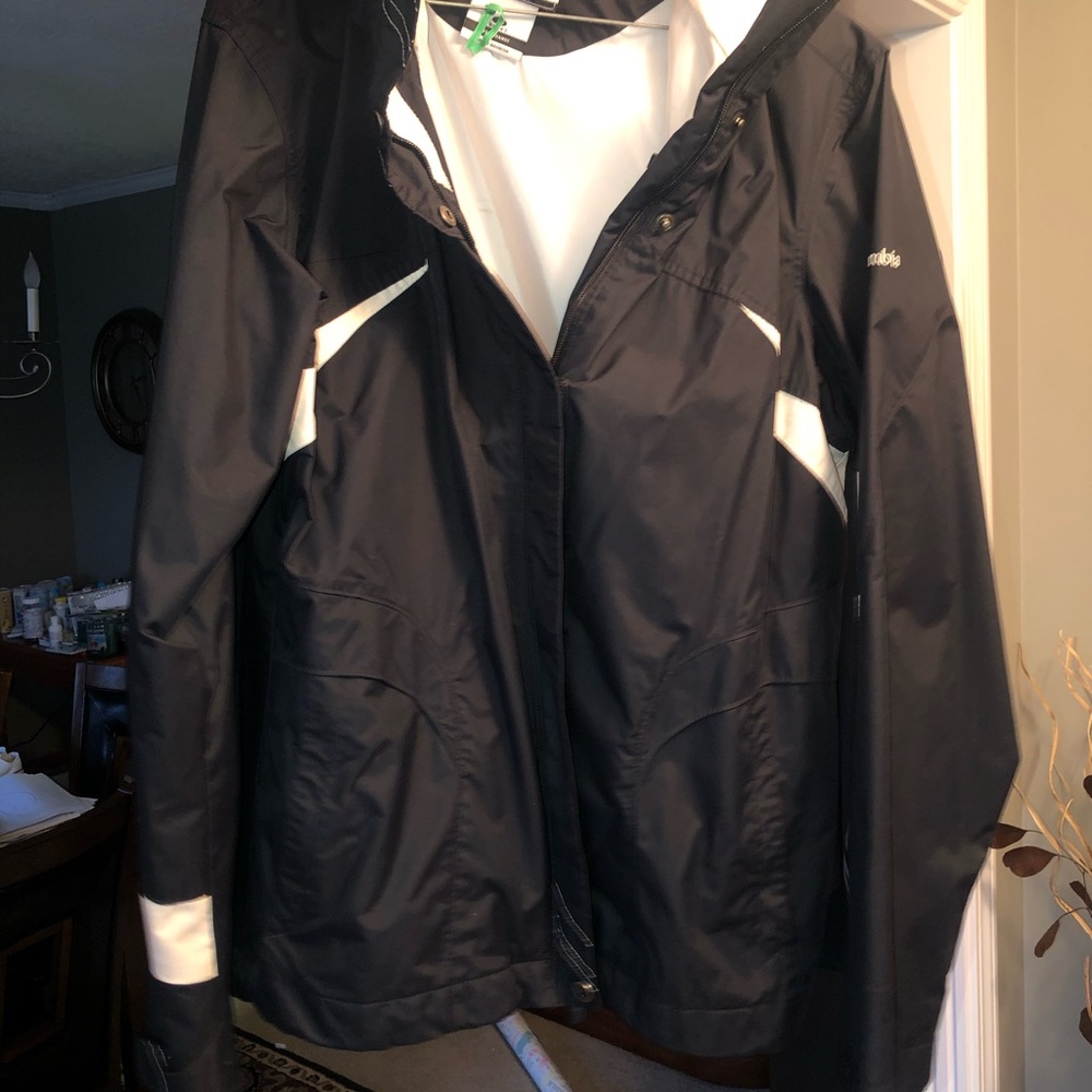 Women’s Columbia coat w/zip in fleece liner